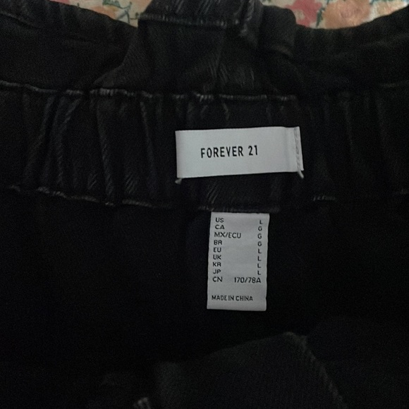 Paperbag Waist Shorts - Forever 21 Black Denim - Picture 3 of 4